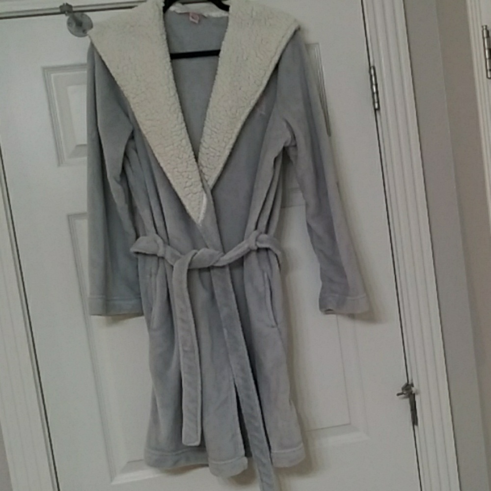 Victoria Secret Robe - Picture 2 of 6